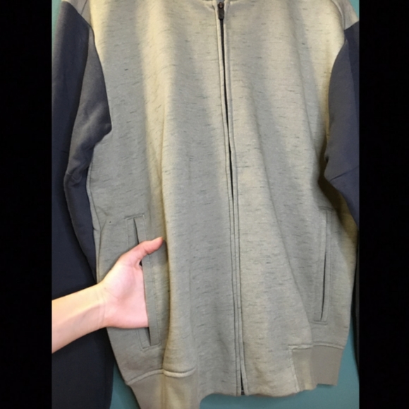 Adidas jacket - Picture 10 of 13